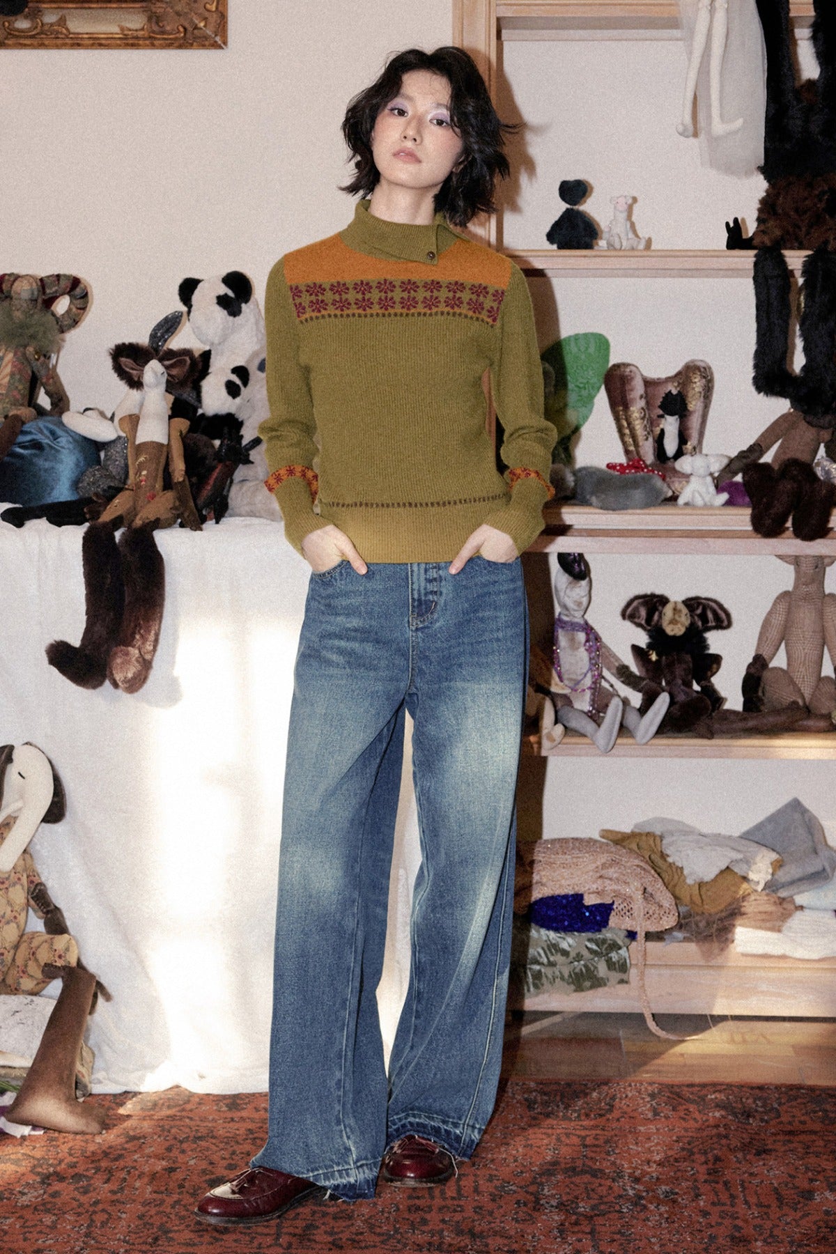 Straight-Leg Frayed Hem Denim Jeans