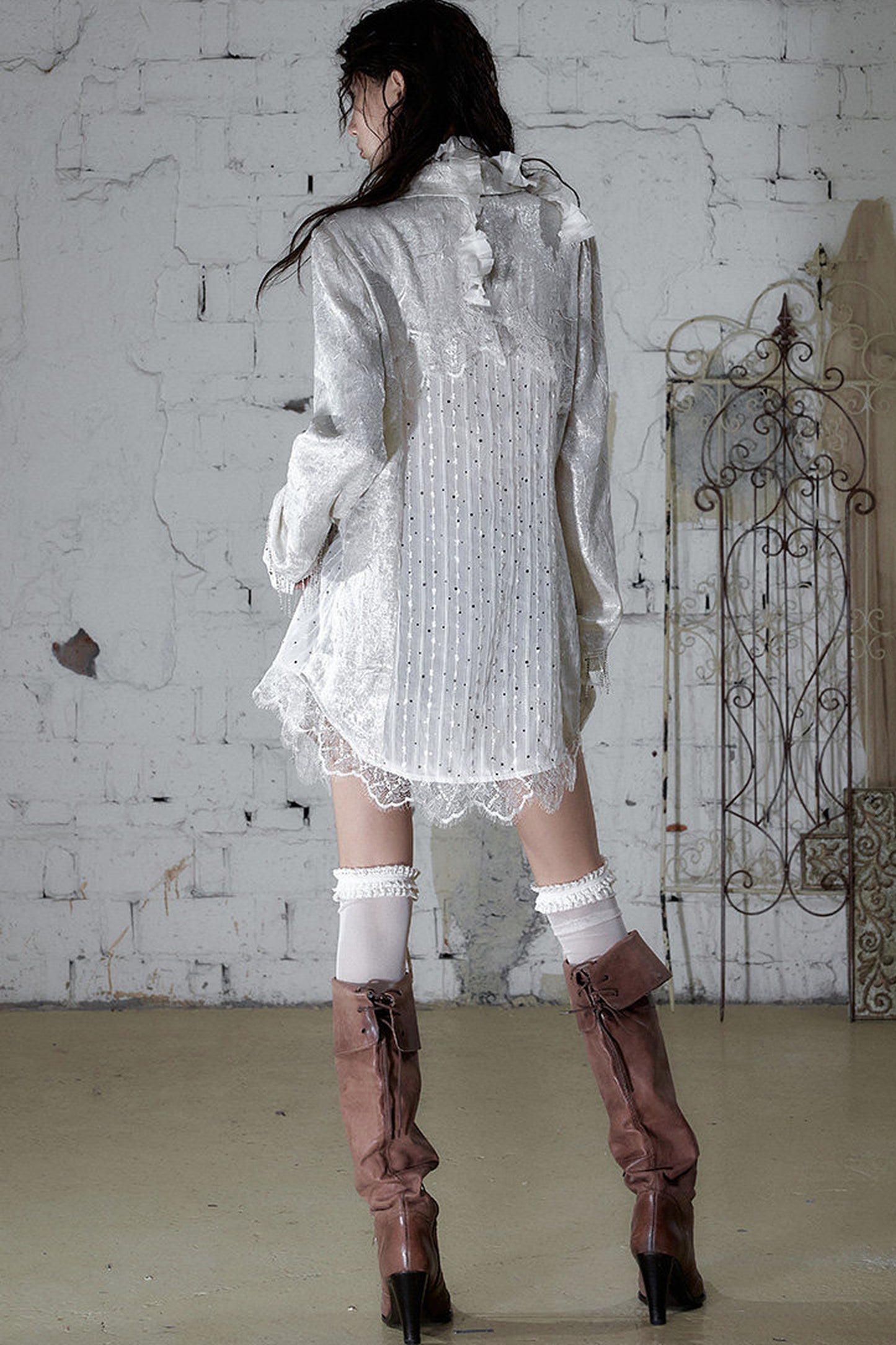 Barocke Satinbluse mit Kettenmuster