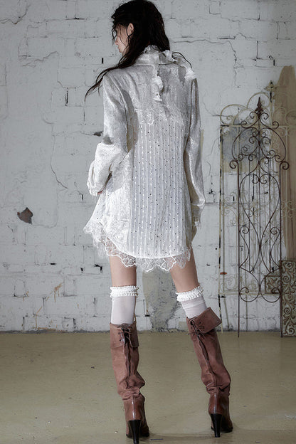 Barocke Satinbluse mit Kettenmuster
