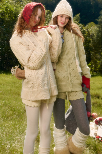 Set aus weicher Lammwoll-Strickjacke mit Zopfmuster und Kapuze sowie Shorts