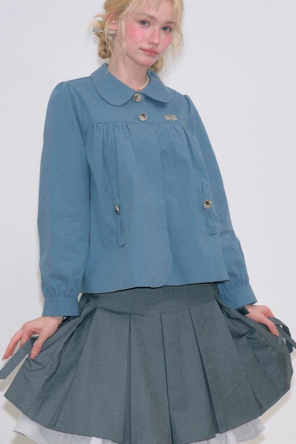 Blaue Workwear-Jacke mit Bubikragen