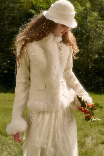 Flauschige kurze Jacke mit Stehkragen und Taschen