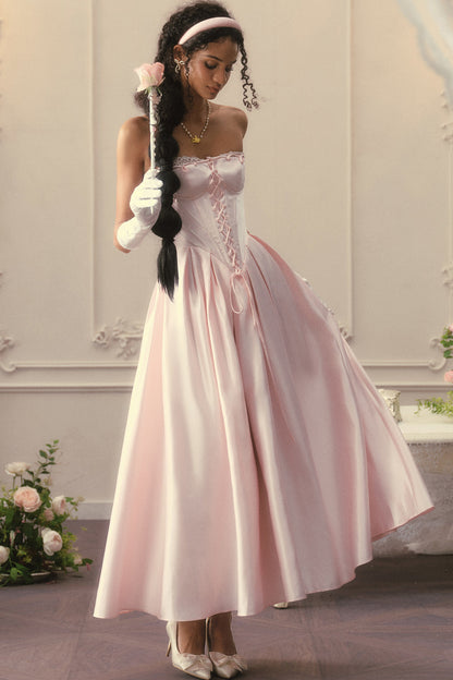 Französisches Prinzessinnenkleid aus Satin mit Korsett