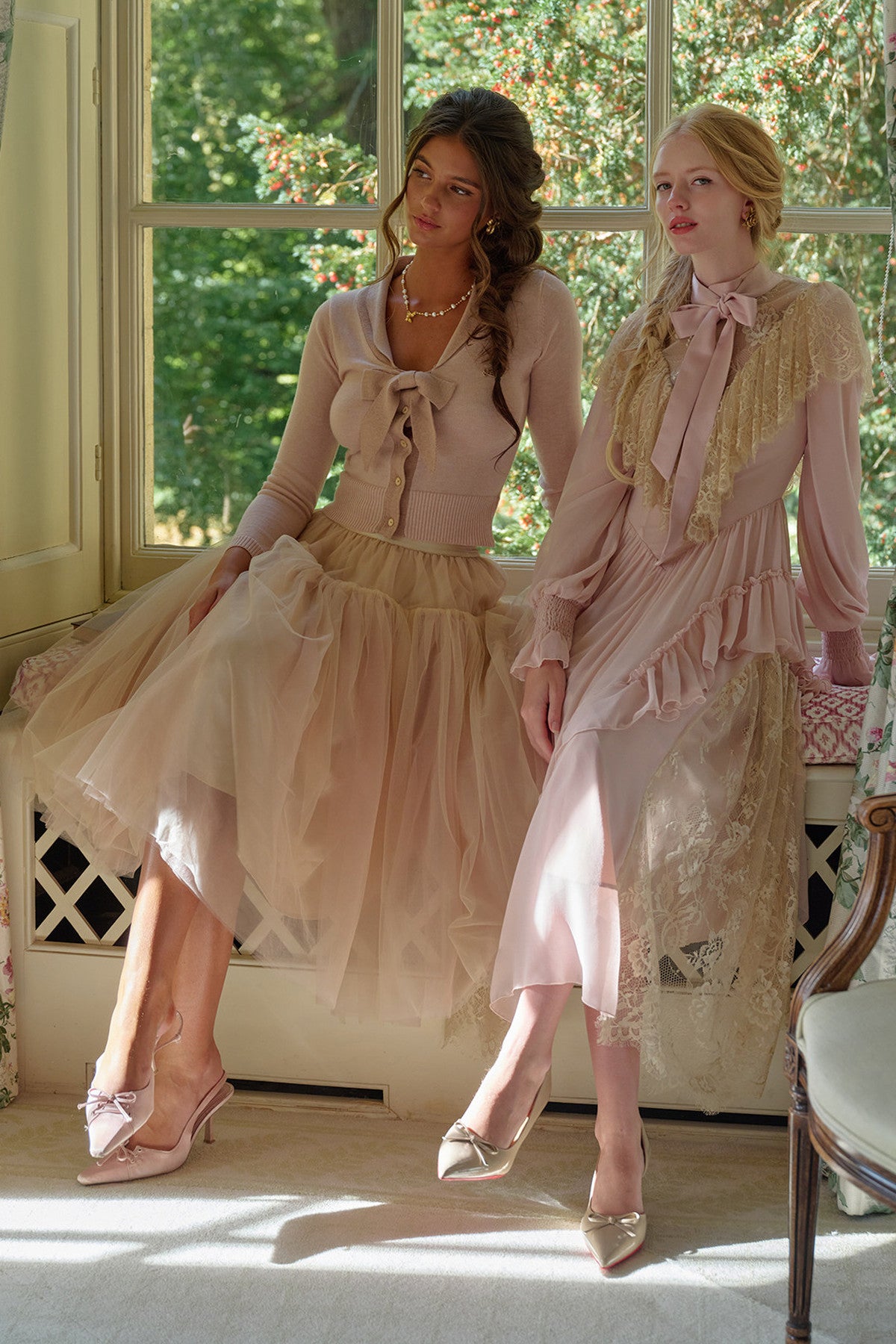 Kleid mit Spitze und Bindeschleife in Französischrosa