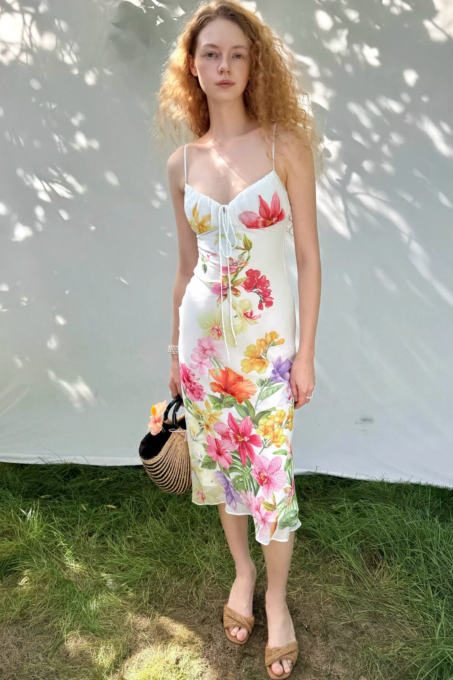 Trägerkleid mit tropischem Blumenprint