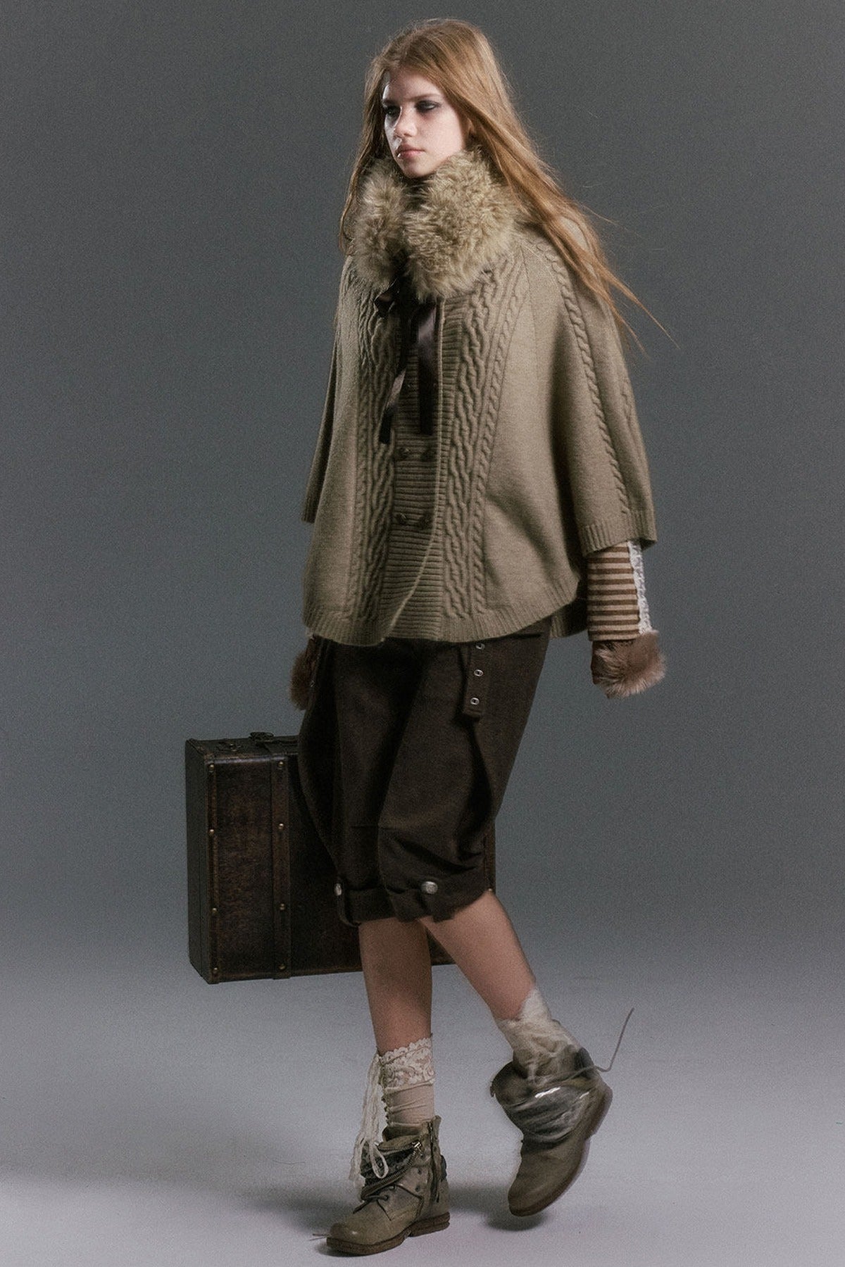 Detachable Fur Collar Cable Knit Cape