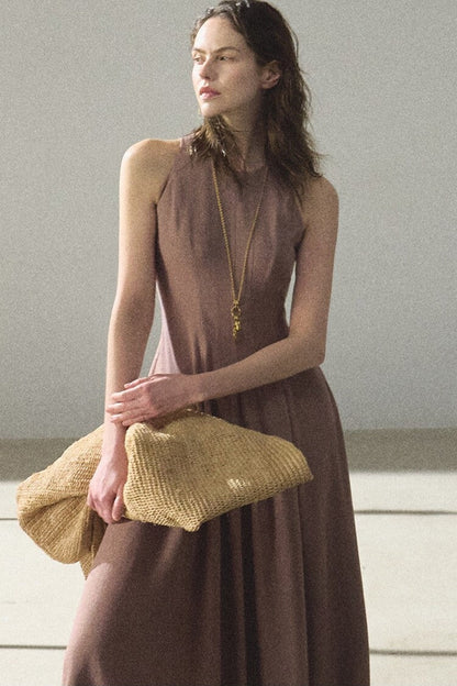 Kleid aus Goldseide und Leinen