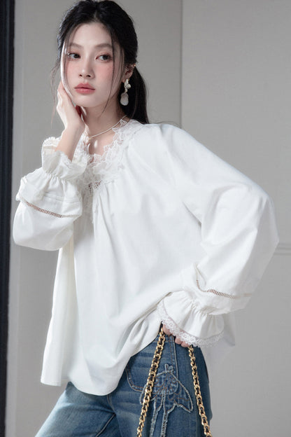 Lace Spliced Long-Sleeved Blouse