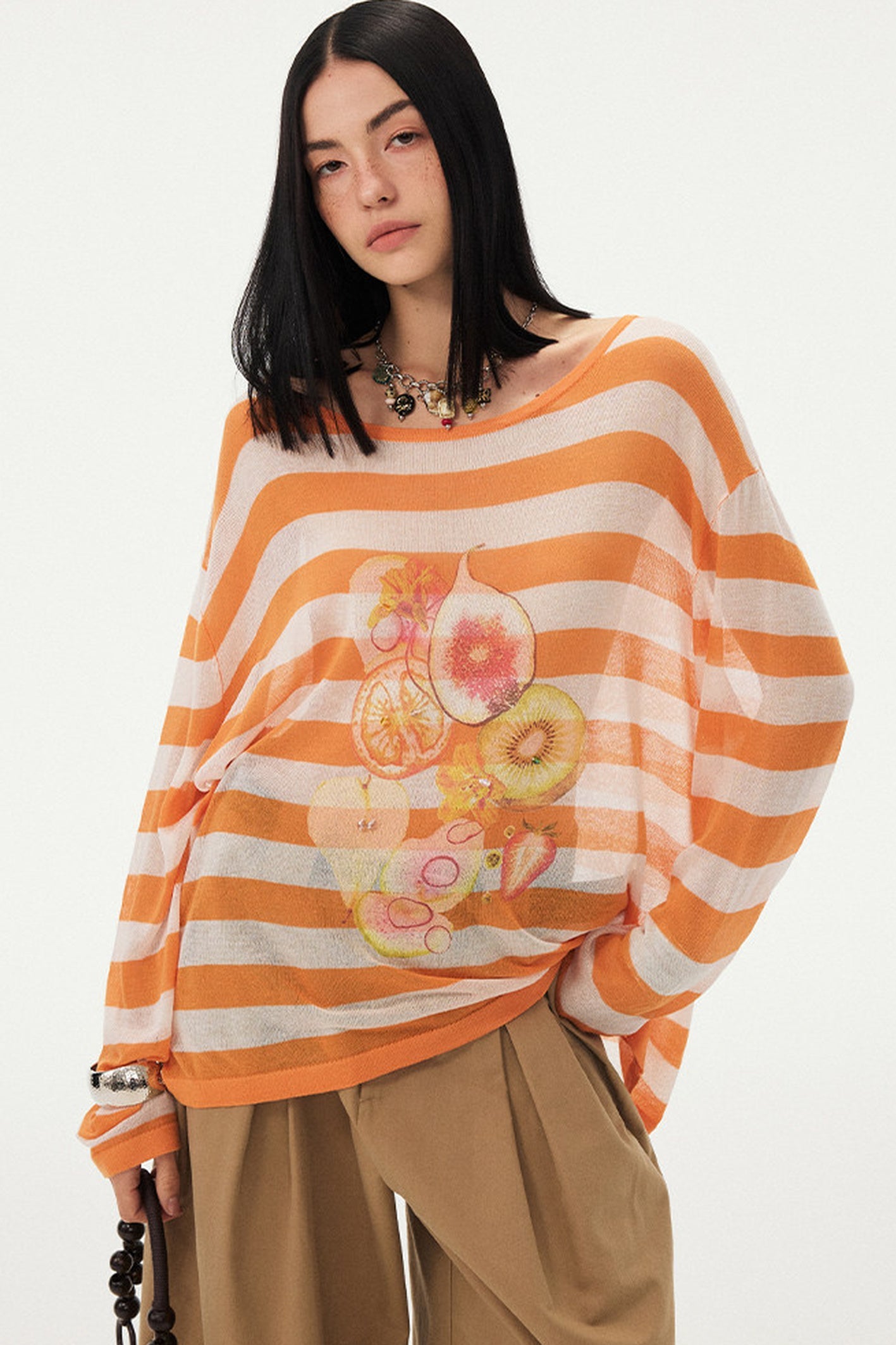 Gestreifte Bluse mit Fruchtprint und asymmetrischer Schulter