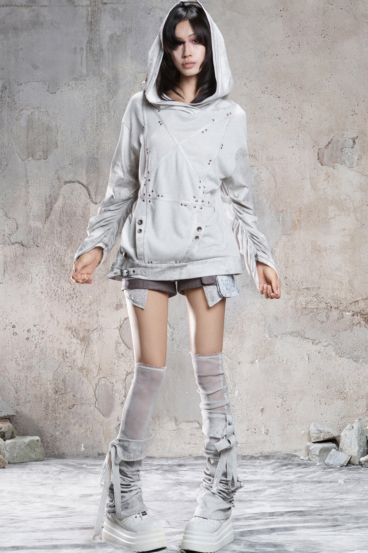 Loose Distressed Rivet Hooded Sweatshirt