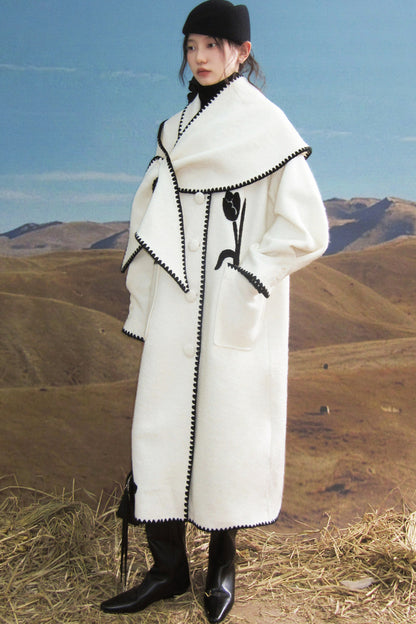 Cappotto lungo in lana ricamato con collo a scialle a tulipano