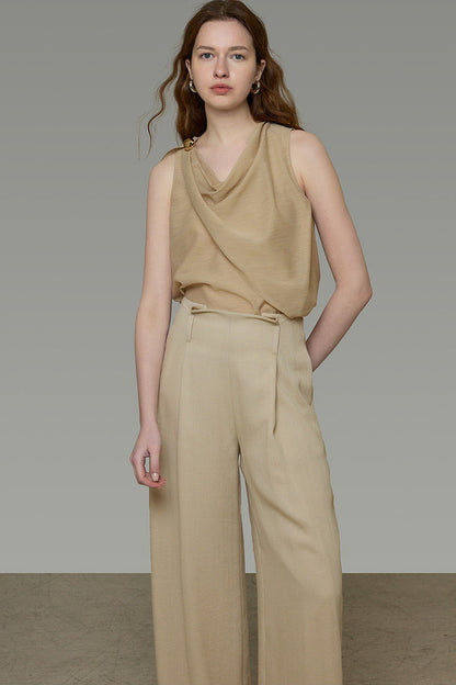 Unspoken gilet dal design di nicchia