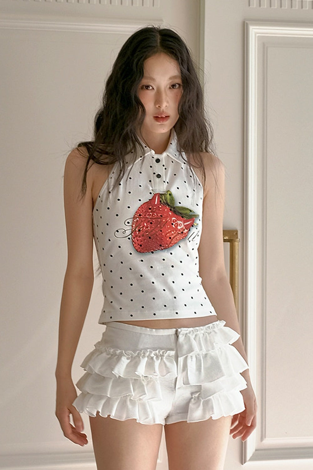 Top a canotta all'americana con schiena scoperta a pois fragola