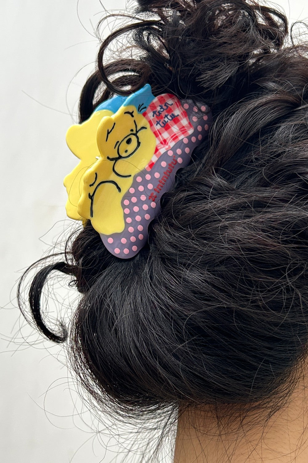 Pince à cheveux en forme d’ours à pois et blocs de couleur