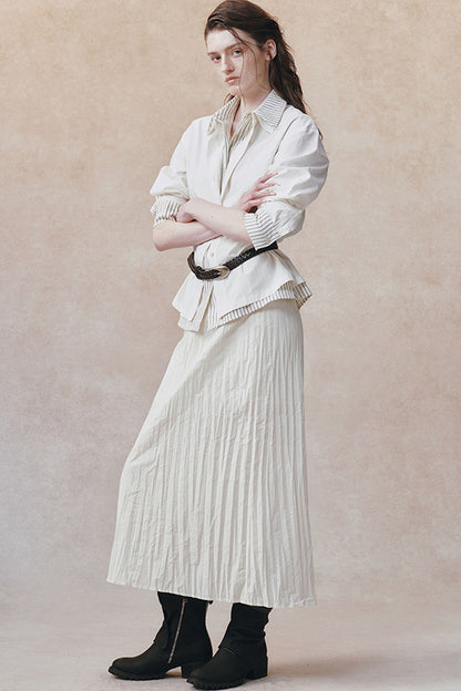 Completo camicia con colletto alla coreana plissettata 3D e gonna