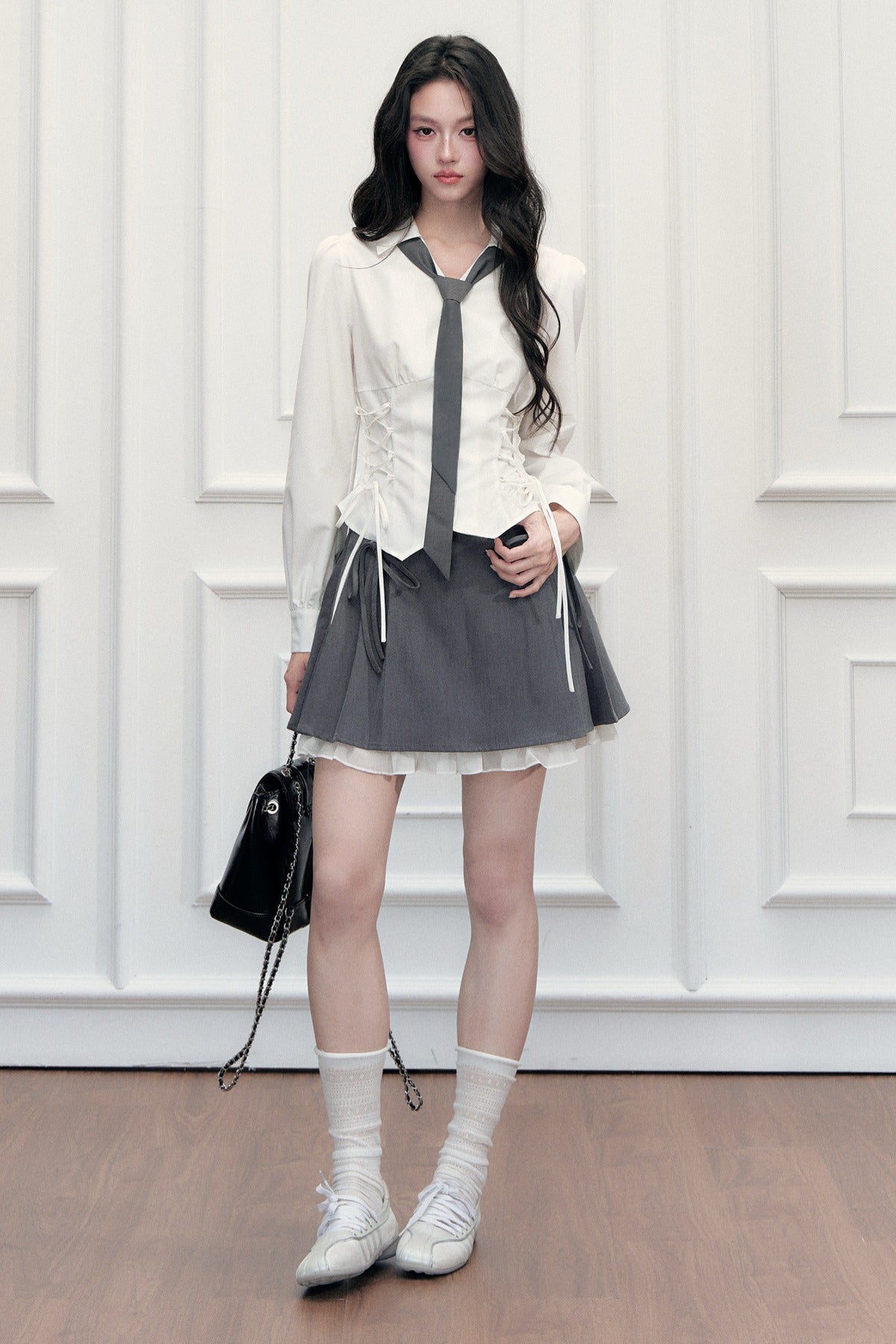 Ensemble blouse à nœud coulissant et jupe