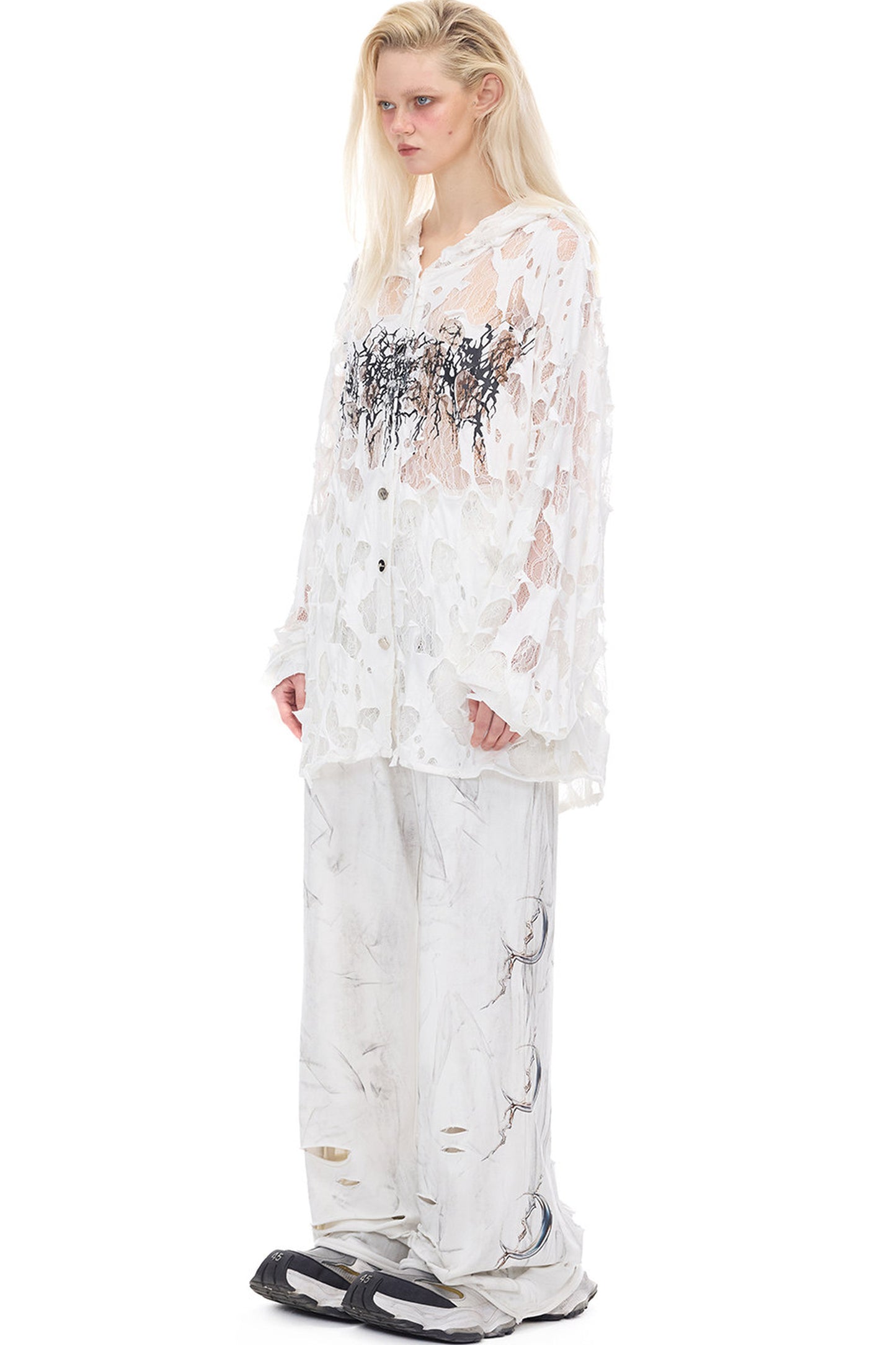 Camicia con cappuccio in pizzo floreale