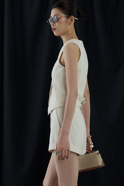 Completo gilet e shorts in lino color albicocca