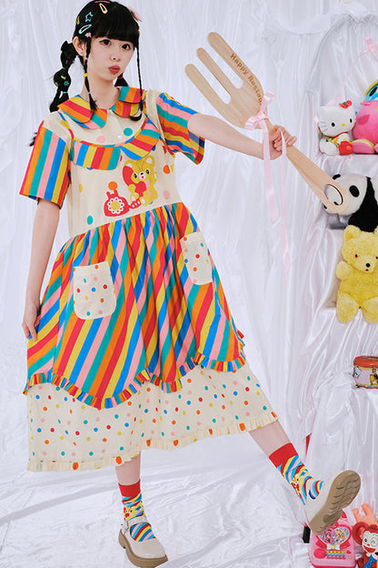 Robe à bretelles imprimé journal arc-en-ciel