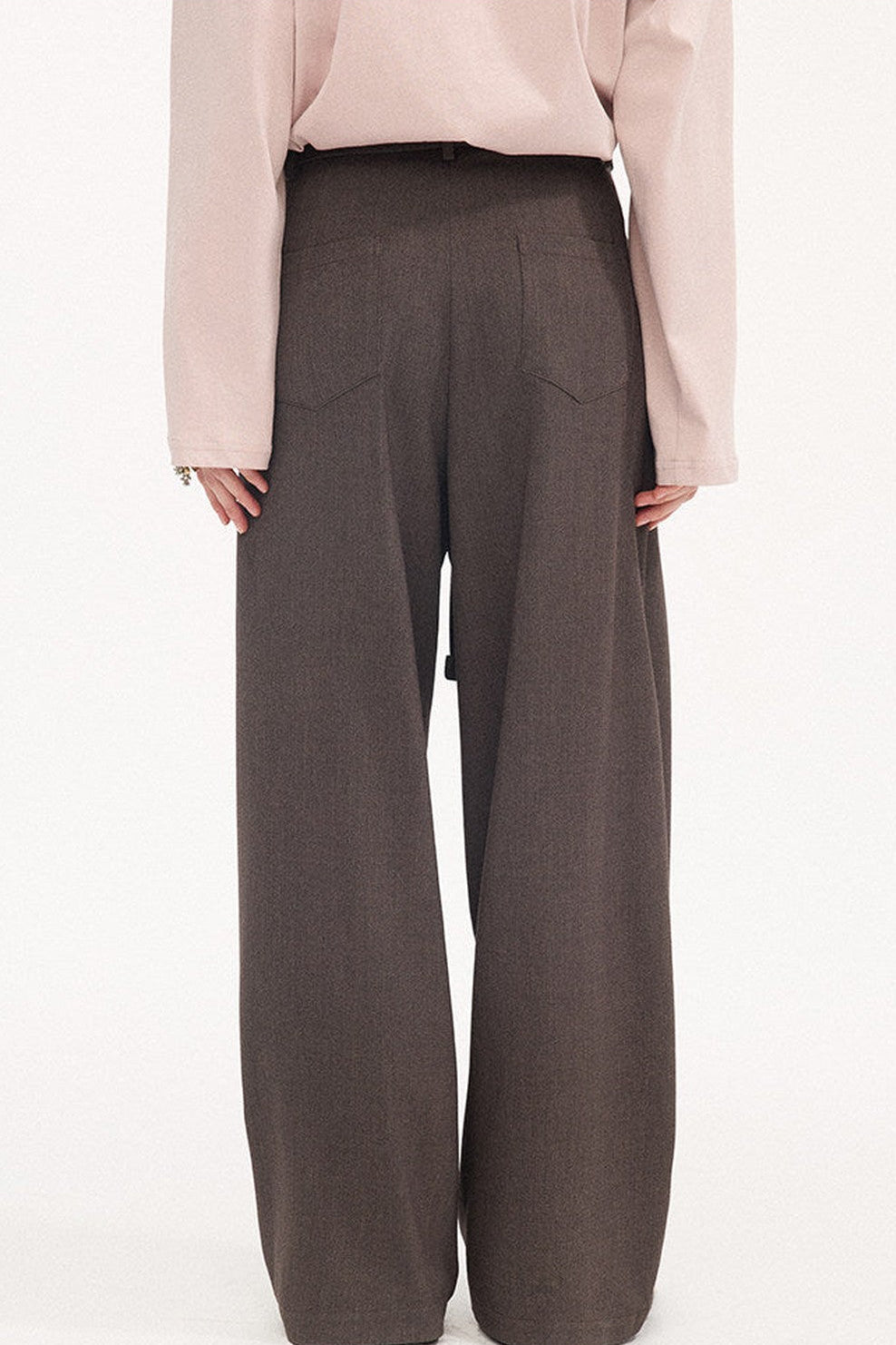 Curved Blade Pleated Wide-Leg Pants