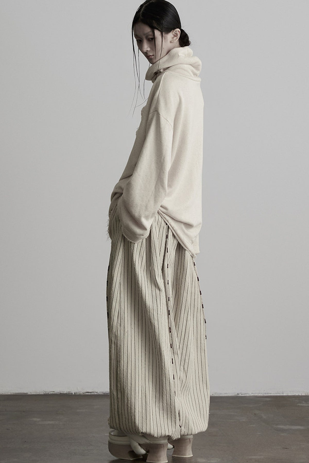 Spiral Embroidery Loose Long-Sleeve Sweatshirt