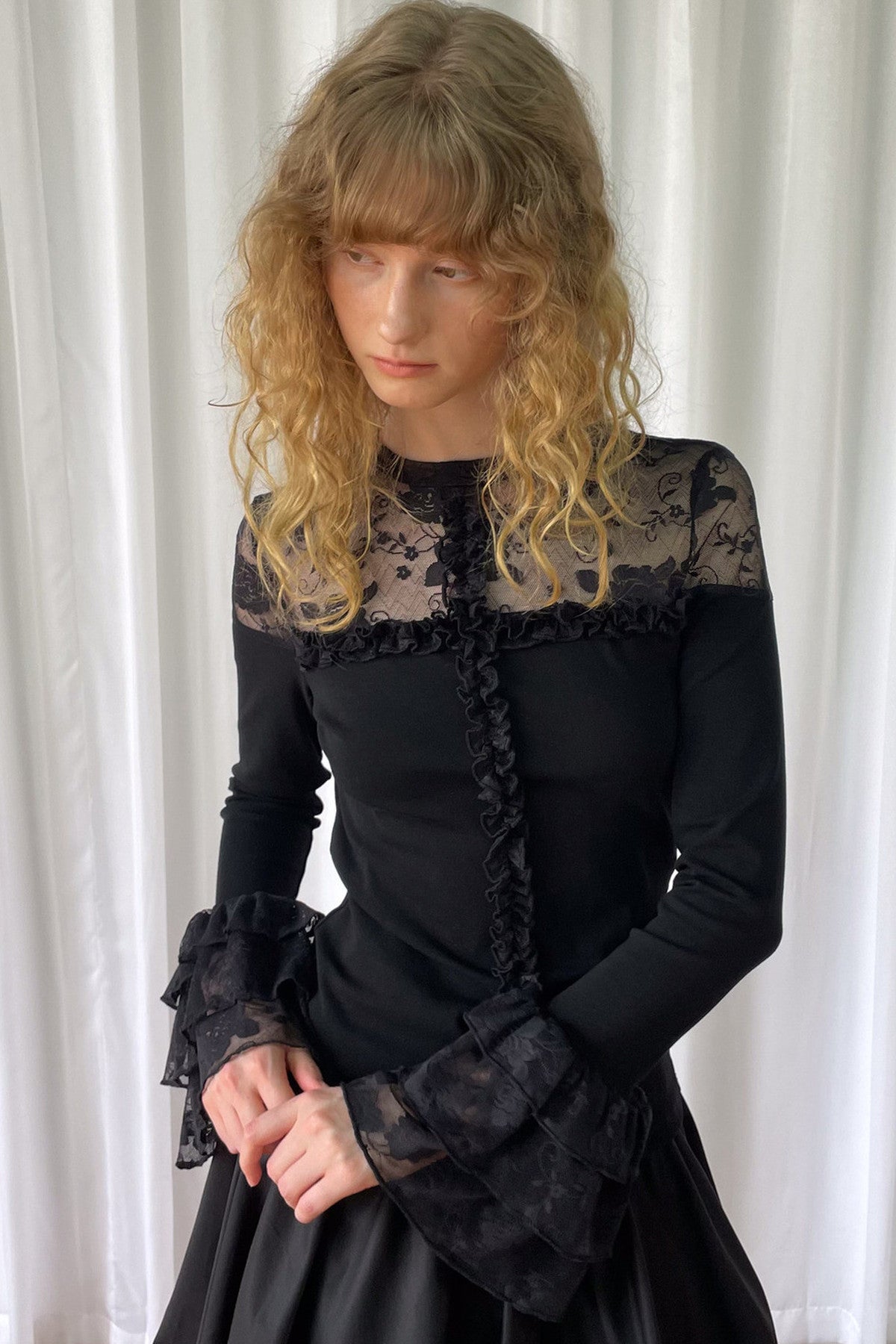 Lace Patchwork Ruffle Sleeve Knit Top