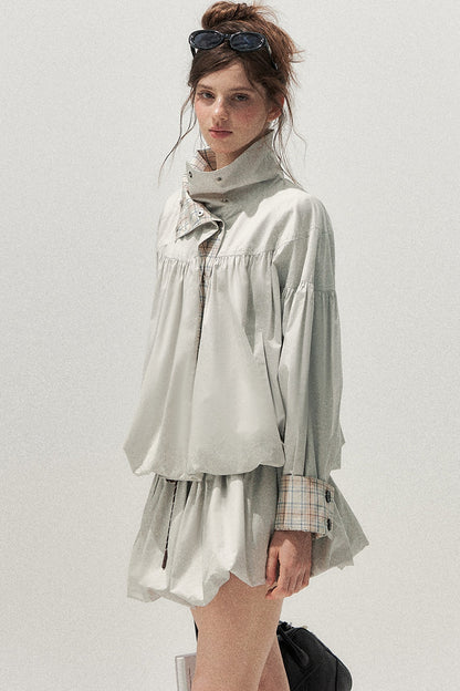 Set trench e gonna scozzese grigio-blu con bottoni decorativi