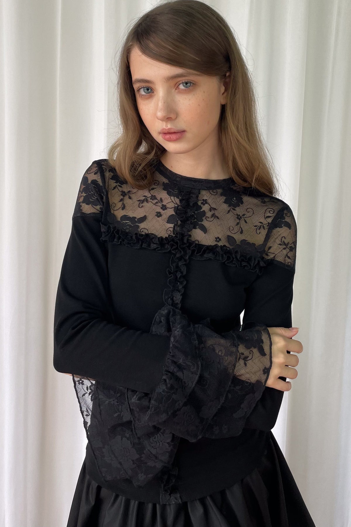 Lace Patchwork Ruffle Sleeve Knit Top