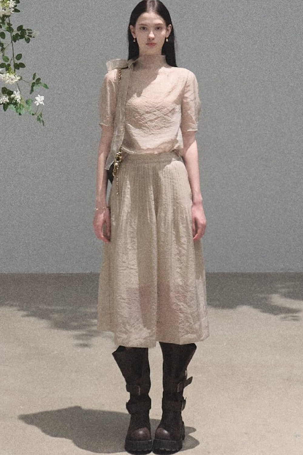 Short-Sleeved Chiffon Blouse and Pleated Mesh Skirt Set-Up