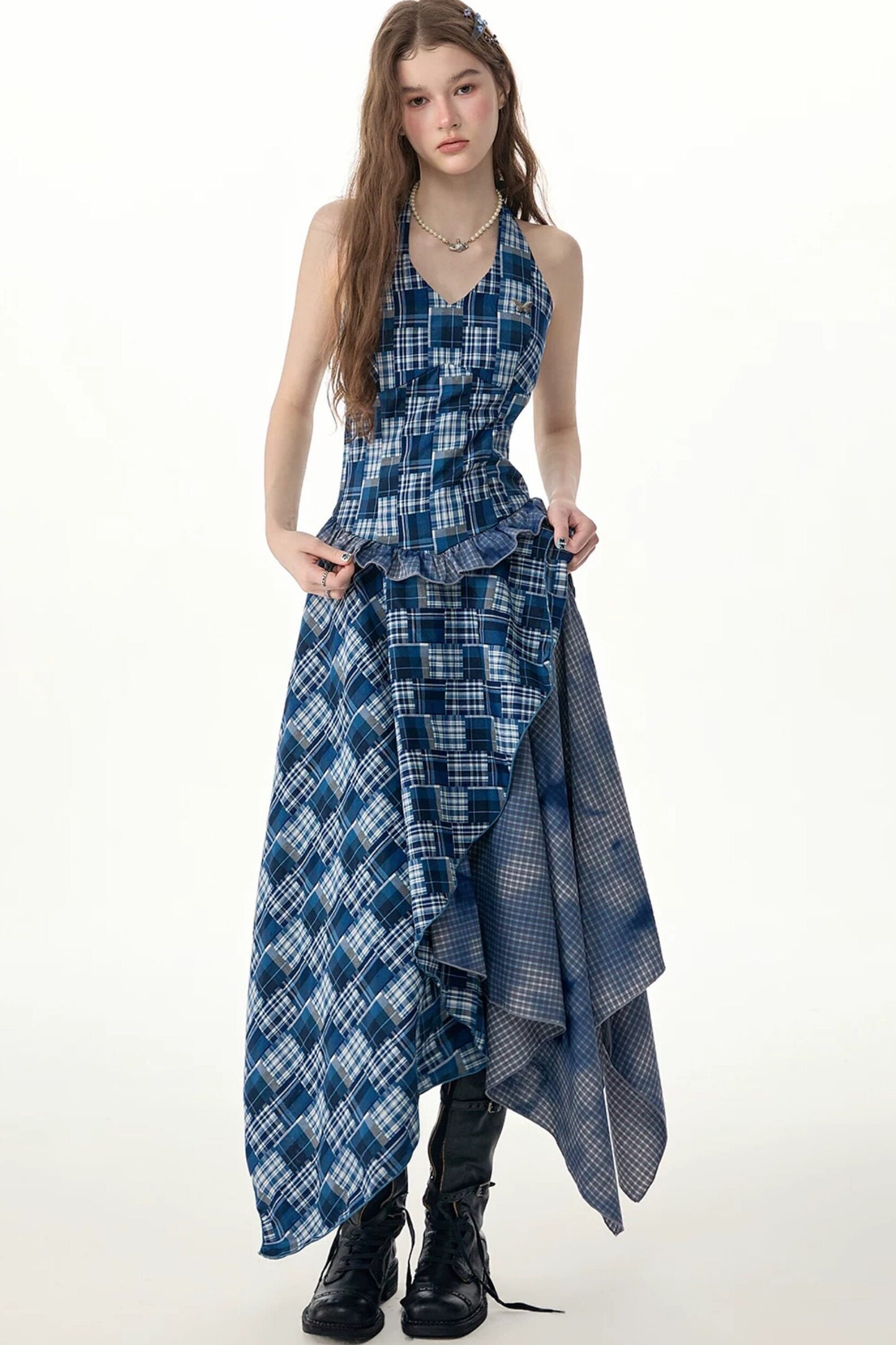 Blau kariertes ärmelloses Neckholder-Kleid