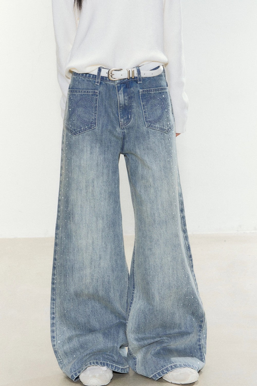 One-Shoulder Hoodie and Jeans Set-Up