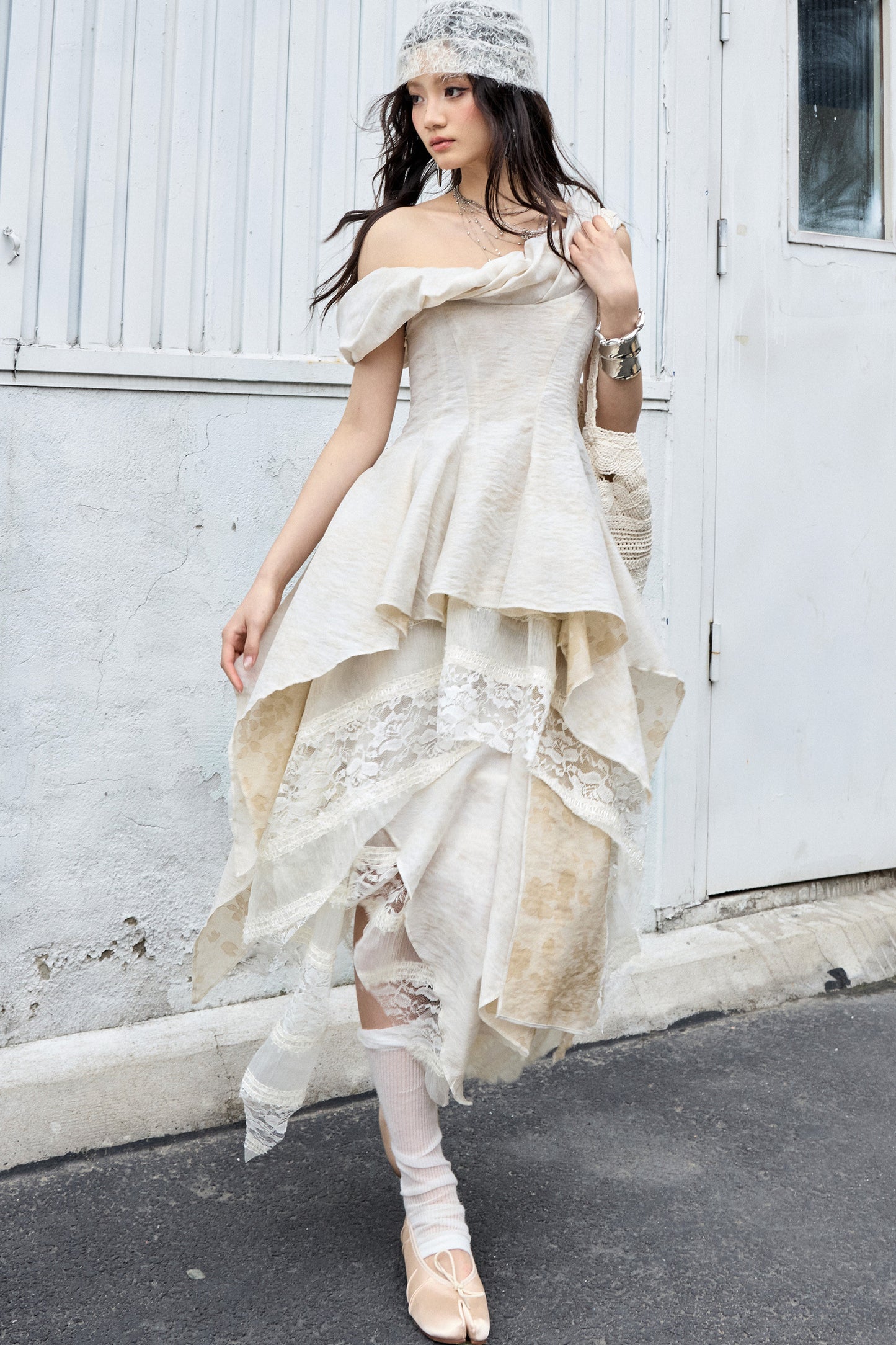 Sculpture-Like Twisted Collar Two-Piece Set-Up