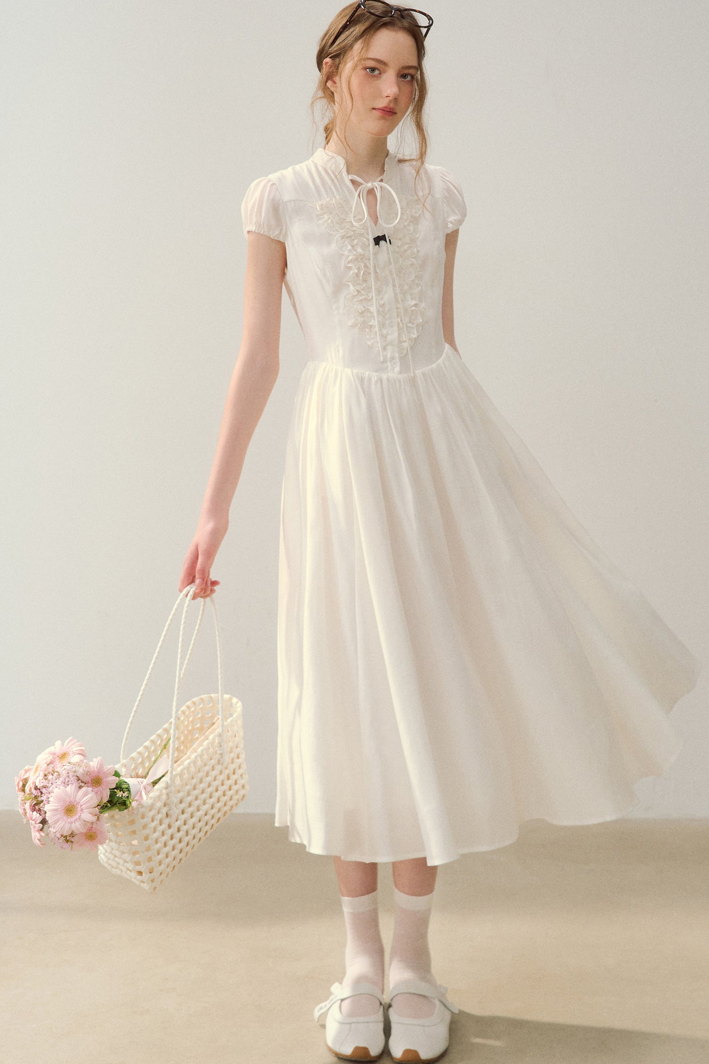 Robe à col en V à motif floral en acétate