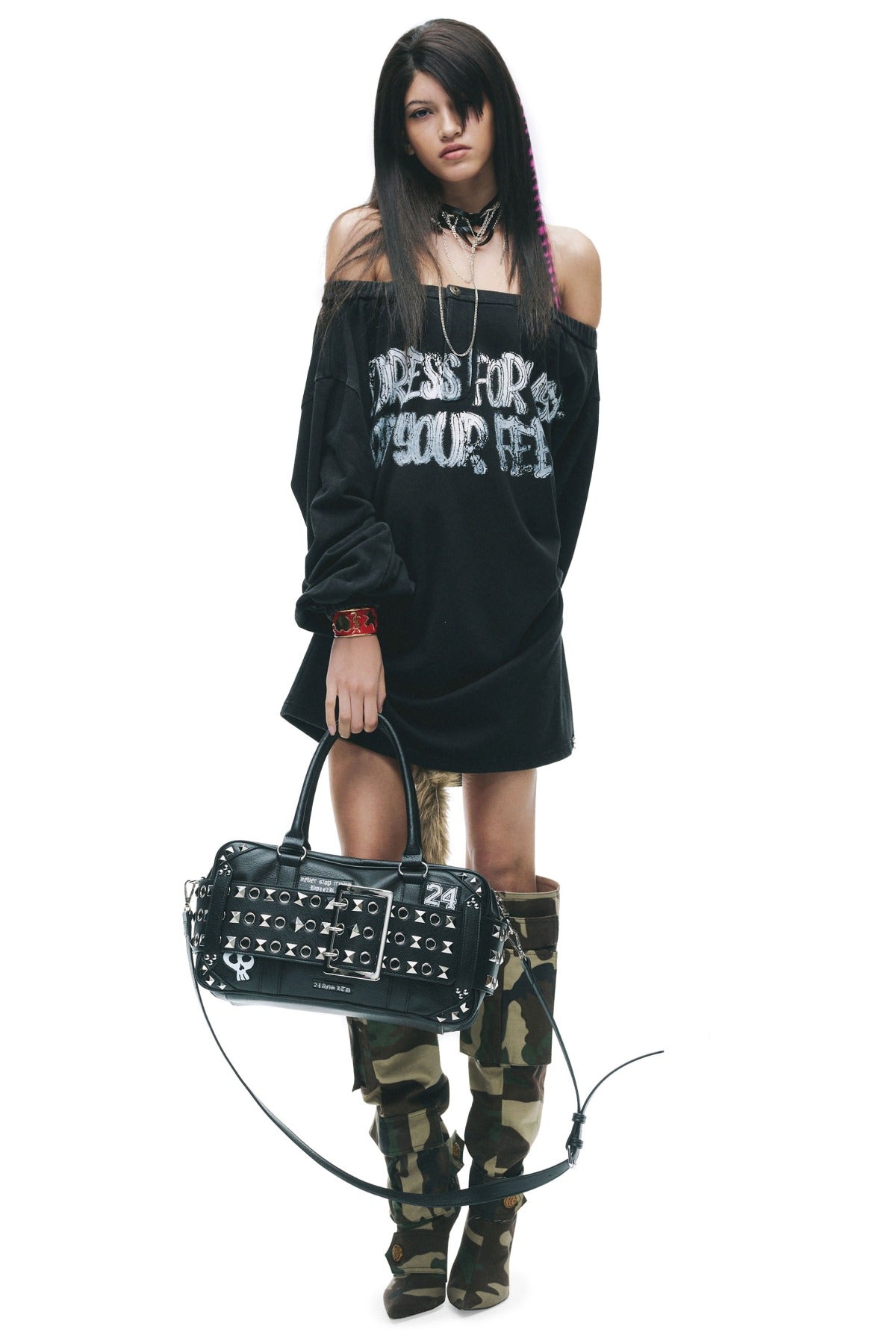 Cracked Graffiti Off-Shoulder T-Shirt
