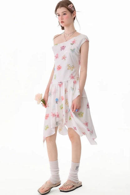 Schulterfreies Kleid mit Schmetterlings- und Blumenmuster und asymmetrischem Saum