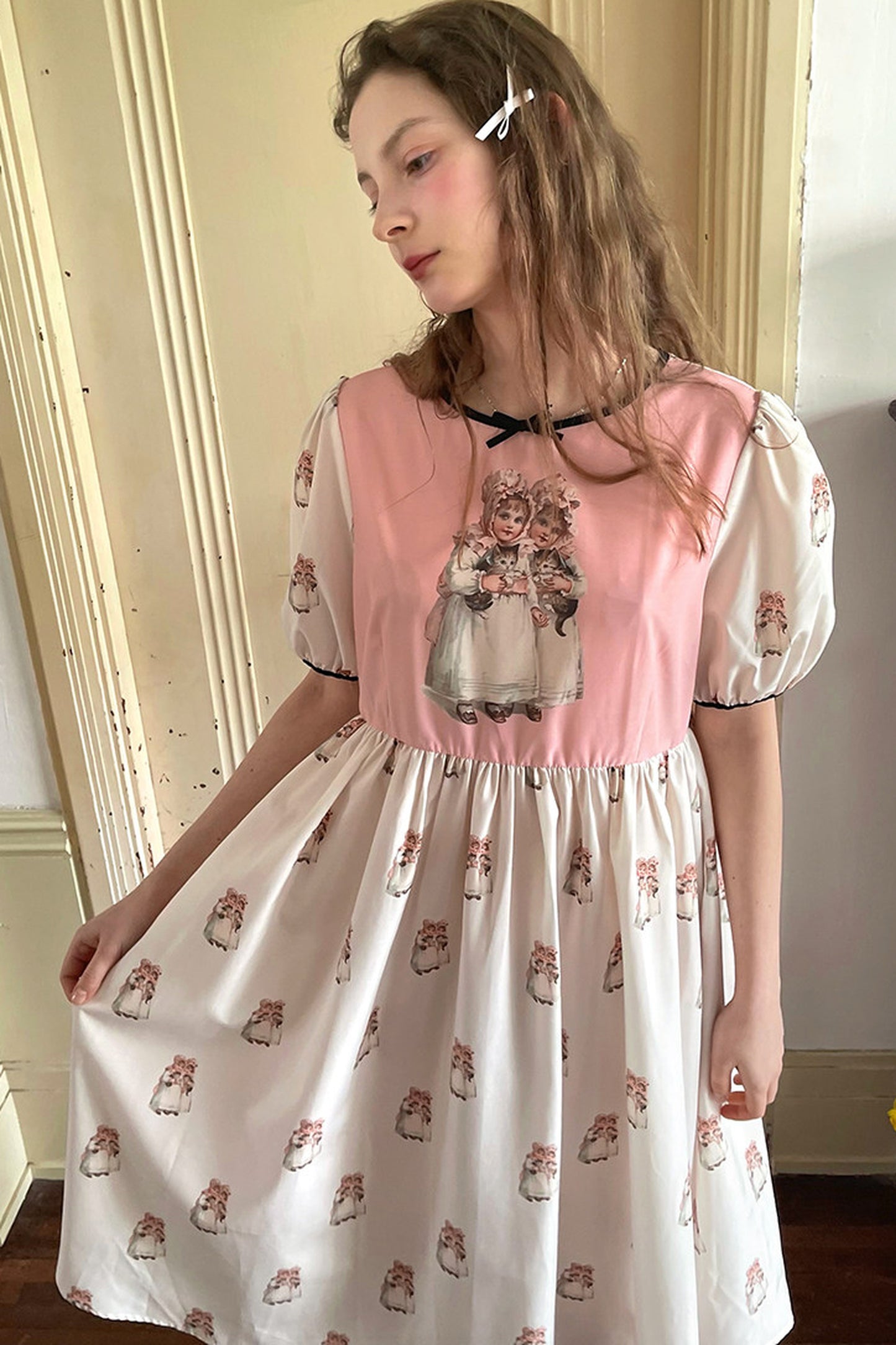 Vintage-Kurzarmkleid mit Puppen-Print