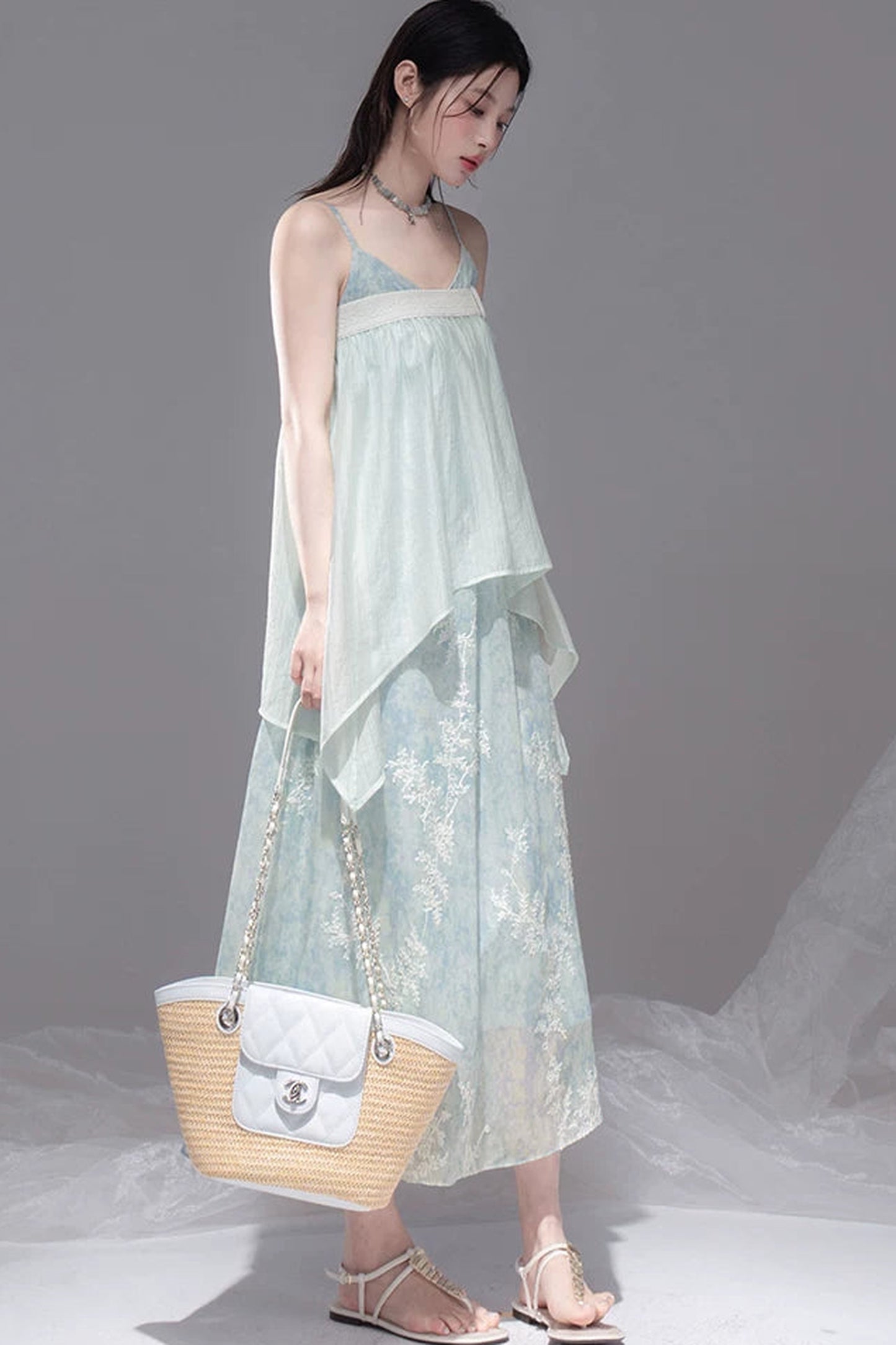 Glänzendes aquagrünes Trägerkleid-Set