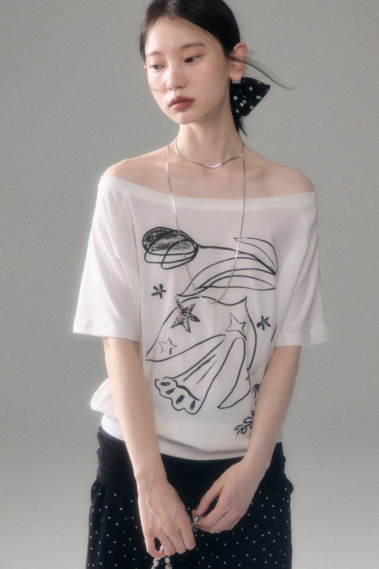 Bird And Tulip Print One-Shoulder Tencel T-Shirt