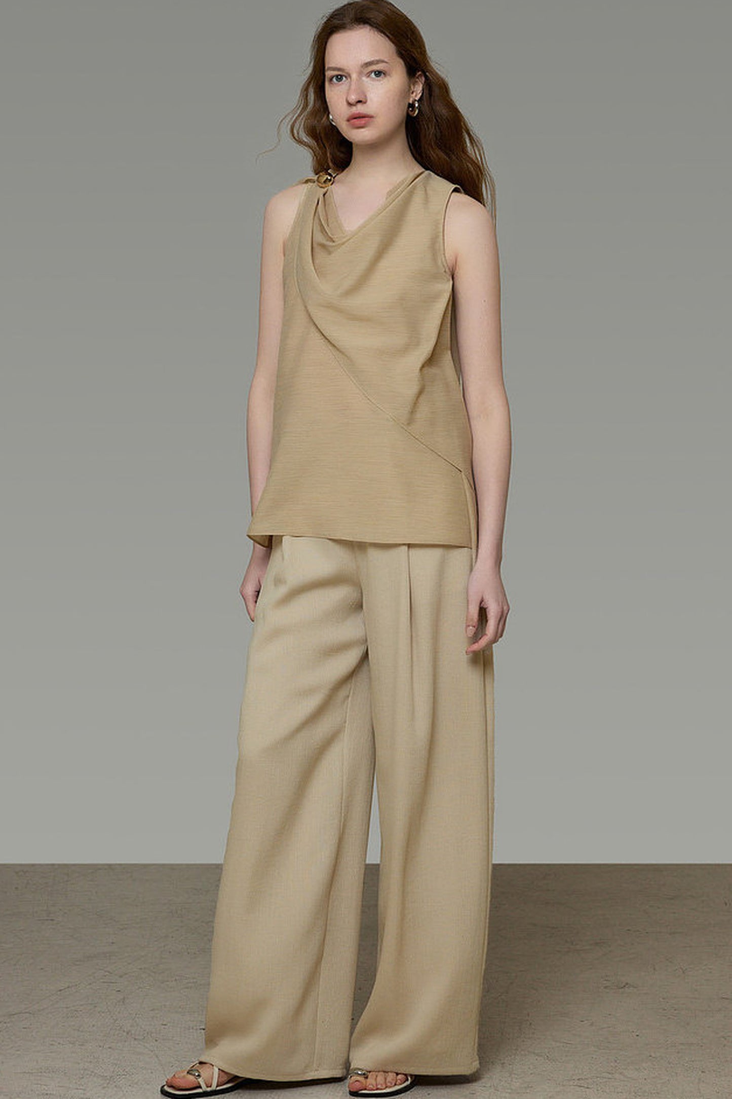 Unspoken gilet dal design di nicchia