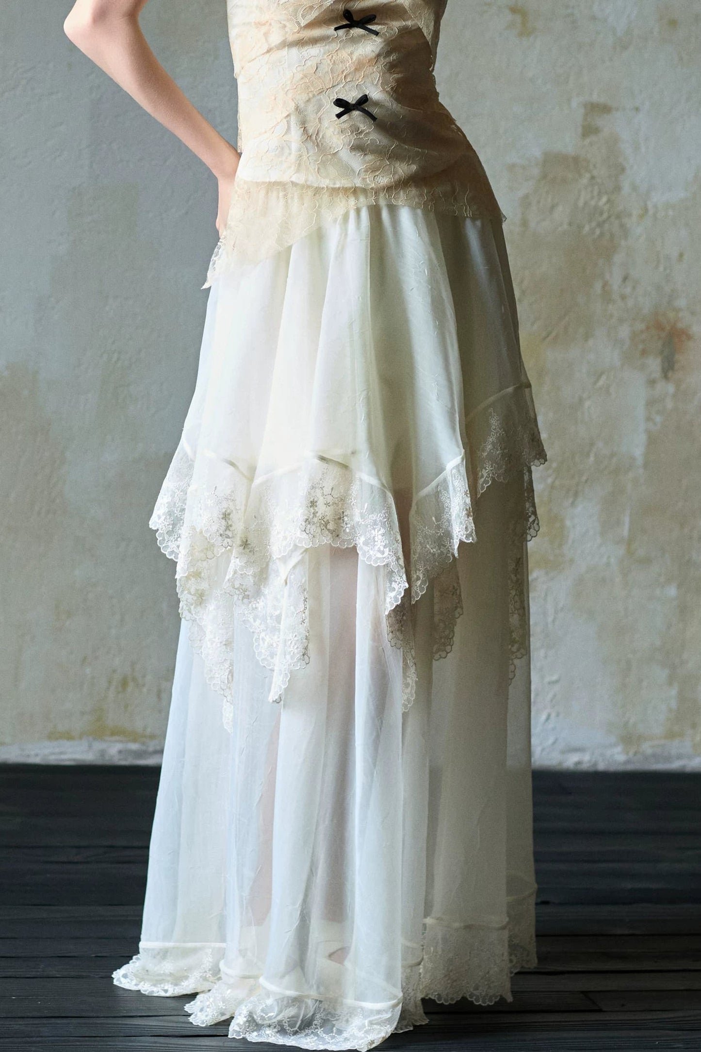 Beige Lace Bow Camisole Set-Up