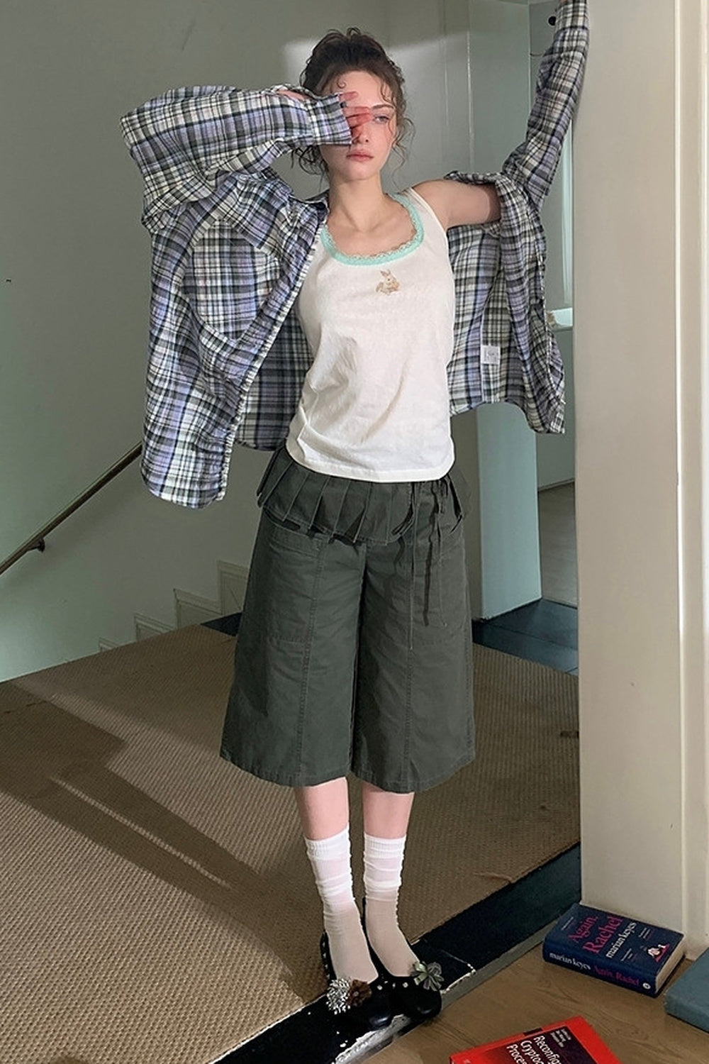 Pantaloni cropped a vita alta con orlo plissettato staccabile