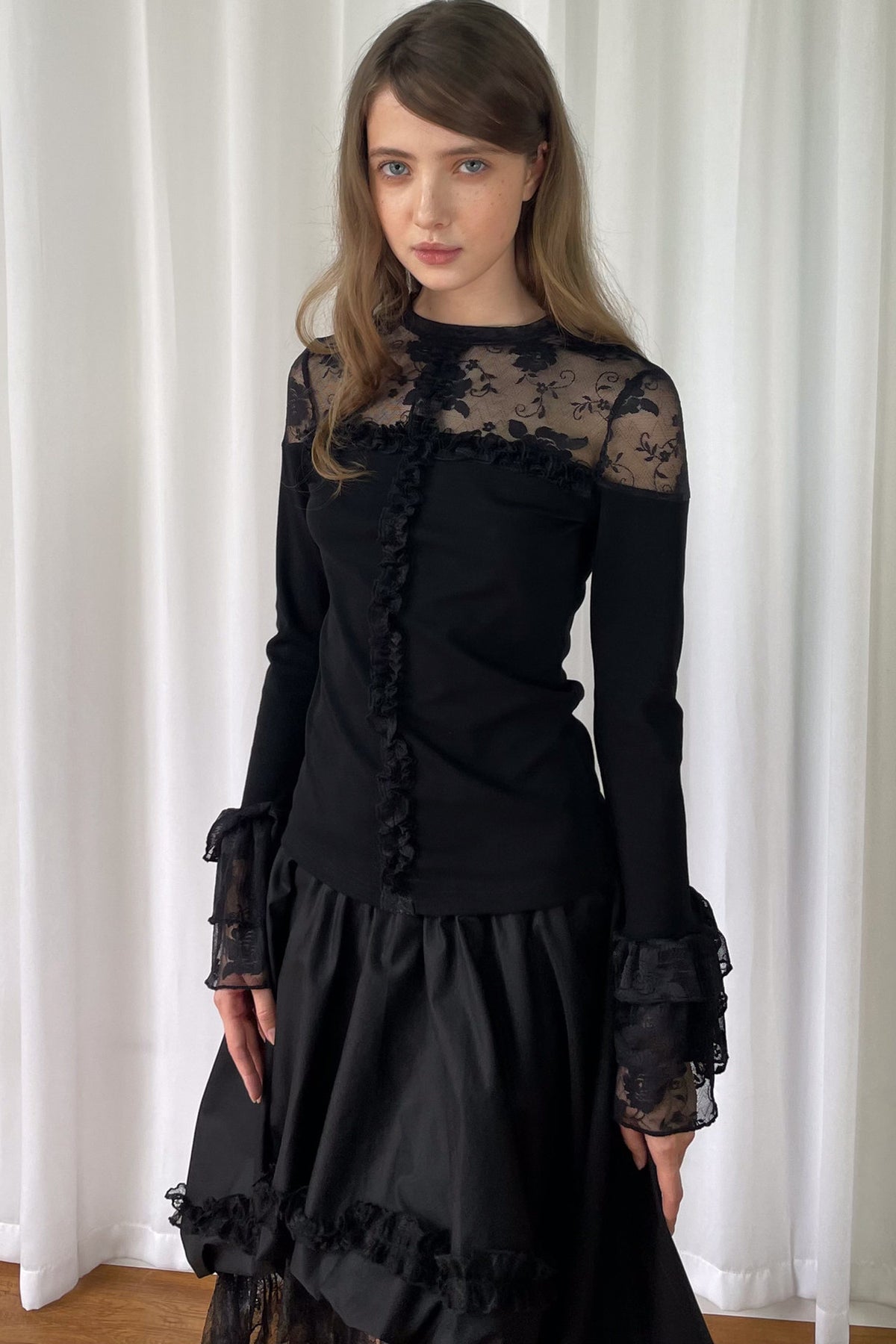 Lace Patchwork Ruffle Sleeve Knit Top