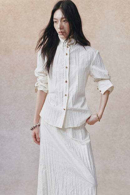 Completo camicia con colletto alla coreana plissettata 3D e gonna