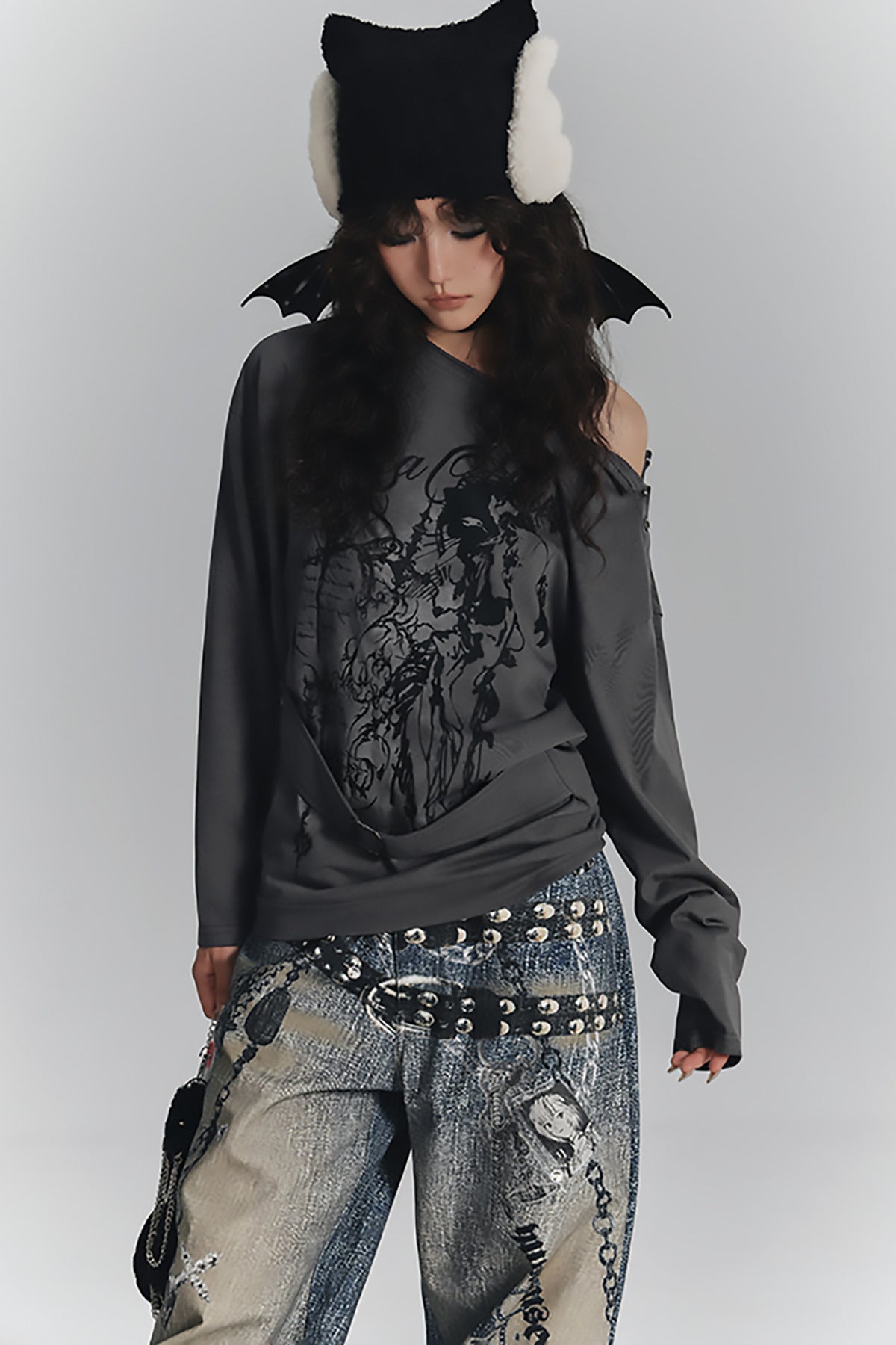 Style Printed Off-Shoulder Long-Sleeve T-shirt