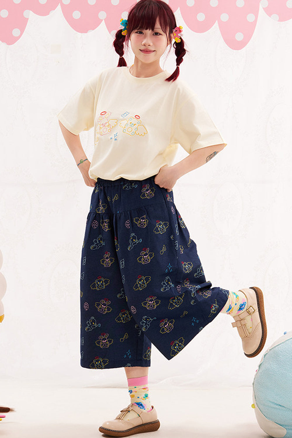 Animal Angel Heavy Embroidery Capri Pants
