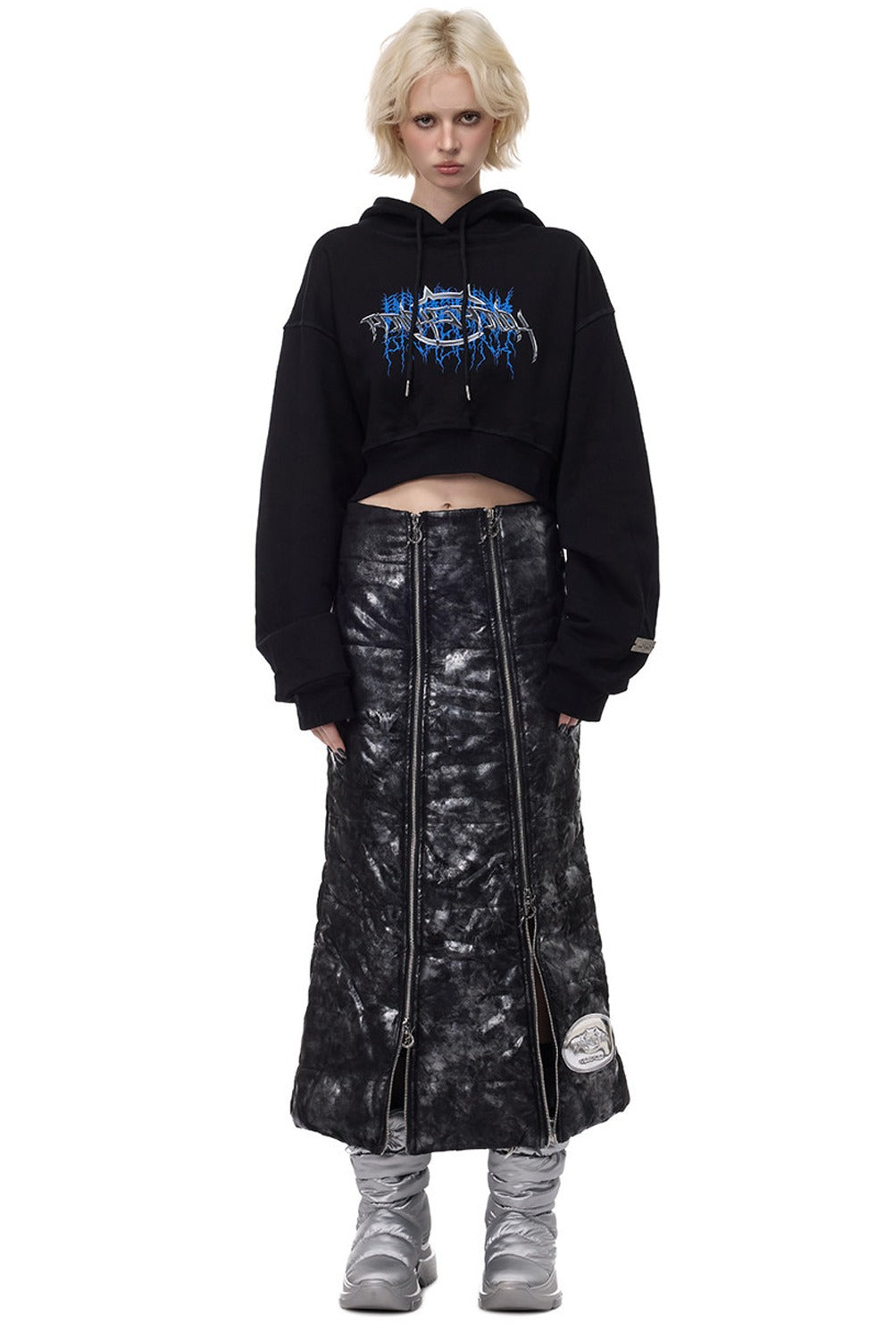 Thorn Print Open Back Cropped Hoodie