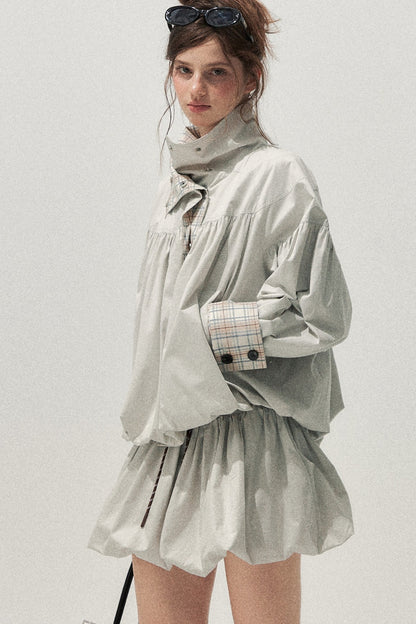 Set trench e gonna scozzese grigio-blu con bottoni decorativi