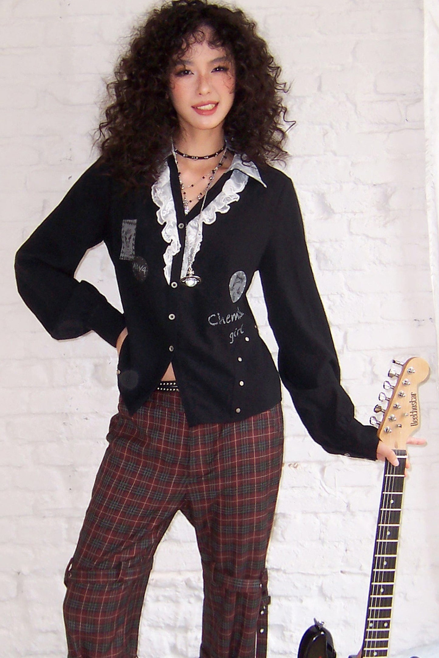 Bluse mit Spitzen- und Blumen-Patchwork