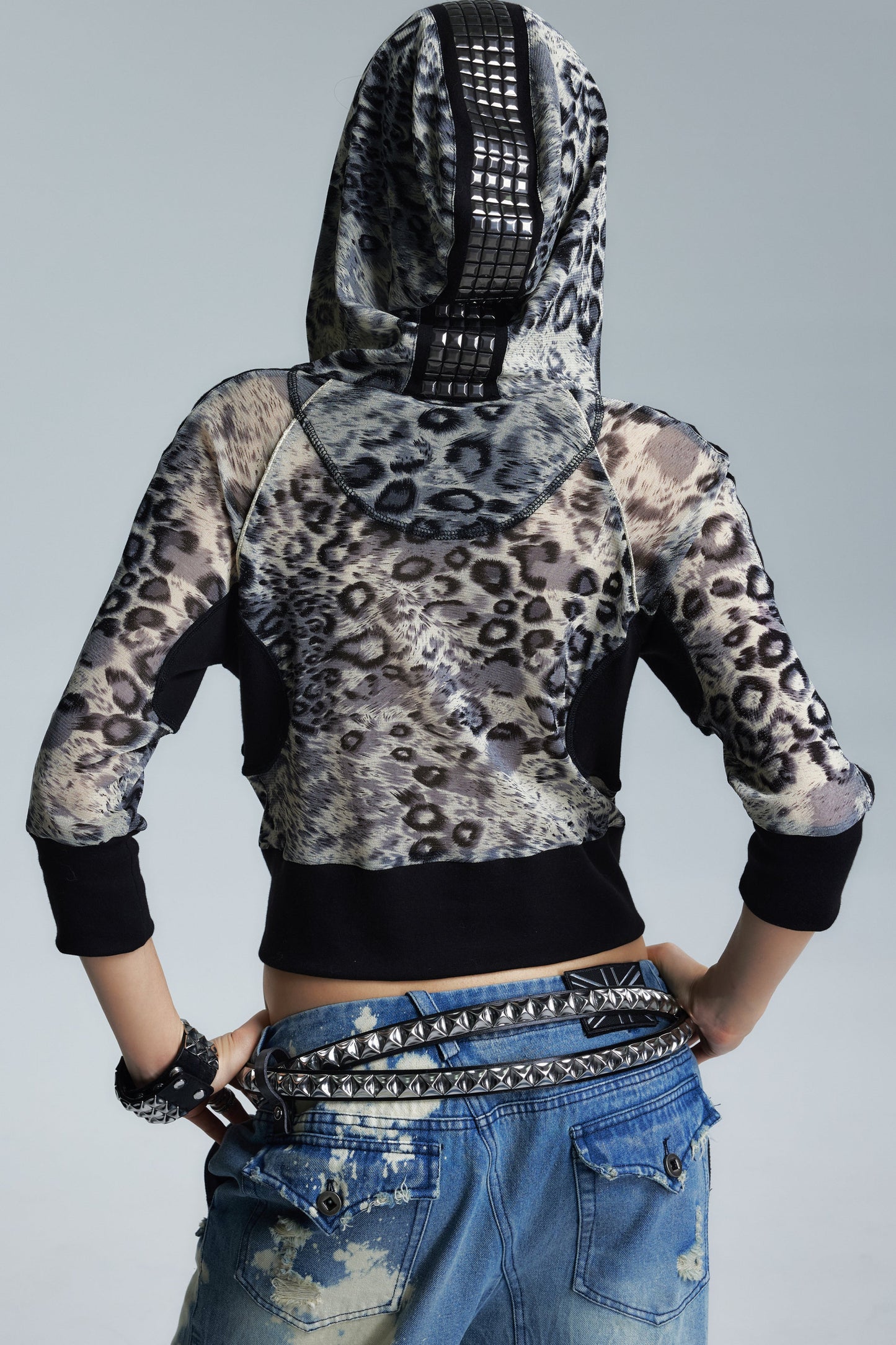 Gold Leopard Rivet Mesh Mid-Sleeve Top