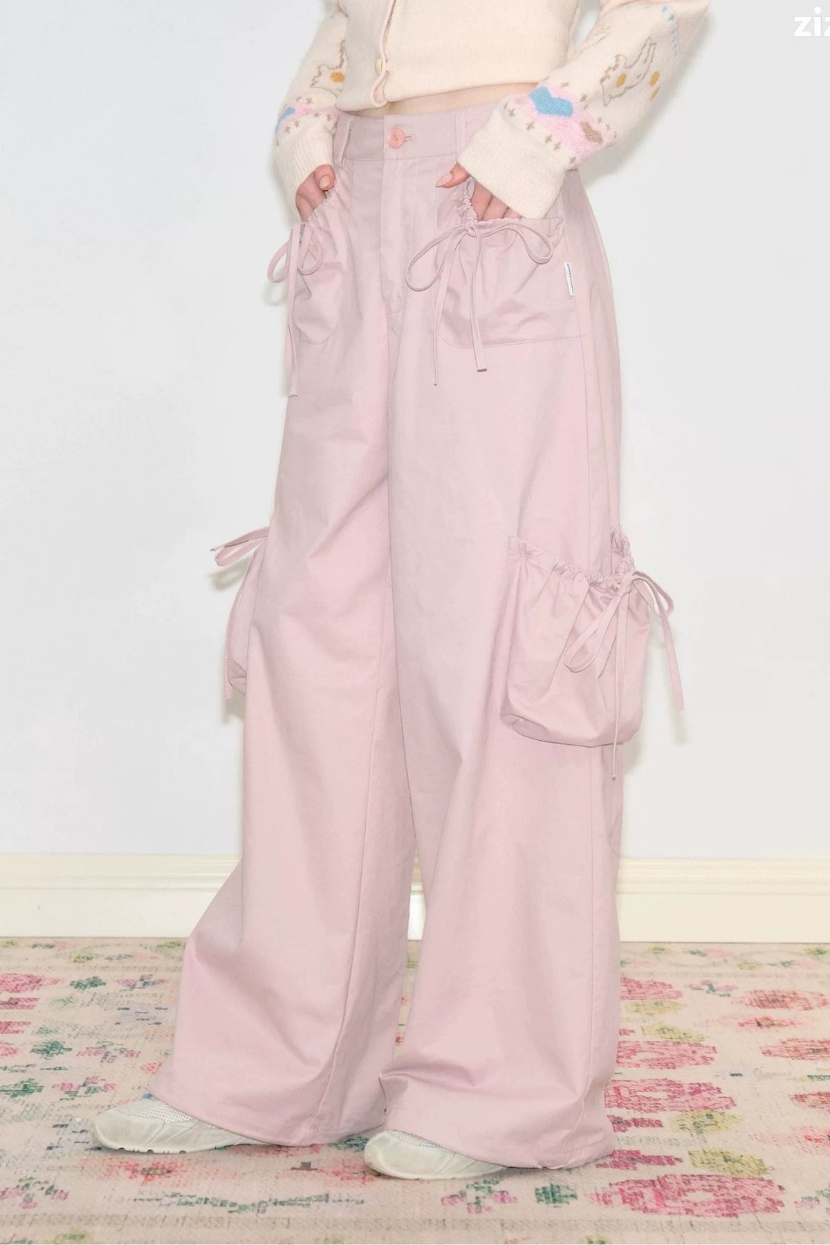 High-Waist-Hose mit weitem Bein und mehreren Taschen